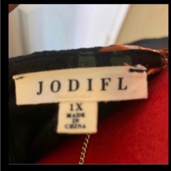 BLACK FLORAL LONG SLEEVE FULL SKIRT DRESS - Picture 10 of 11